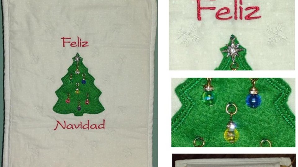 Feliz Navidad Wall Hanging